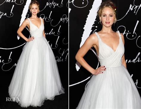 jennifer lawrence red carpet dior mother|Long Live Jennifer Lawrence's Rich Mom Fashion Era.